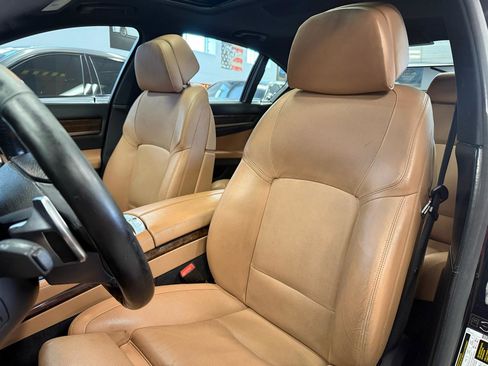 Used 2013 BMW 750i xDrive image 26