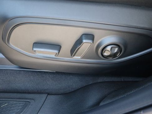 New 2025 Jeep Grand Cherokee L Laredo image 9