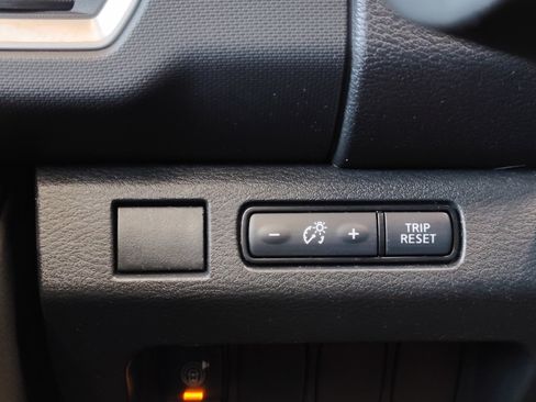 Used 2024 Nissan Frontier SV w/ Technology Package RWD image 25