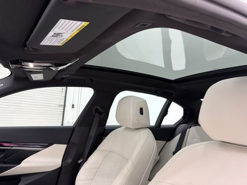 Certified 2024 BMW i5 eDrive40i w/ Executive Package RWD image 15