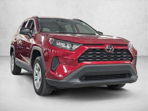 Used 2021 Toyota RAV4 LE FWD image 3