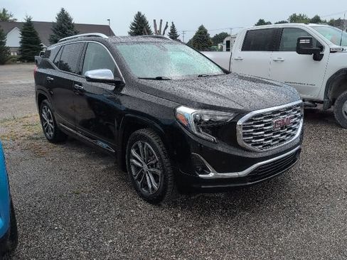Used 2020 GMC Terrain Denali w/ Denali Premium Package AWD/4WD image 3