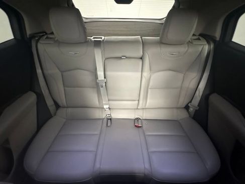 Used 2021 Cadillac XT4 Luxury w/ Cold Weather Package FWD image 17