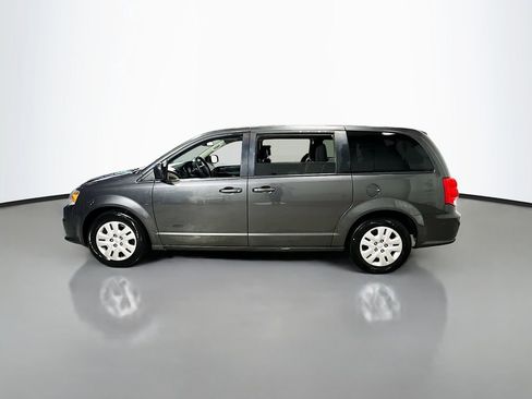 Used 2018 Dodge Grand Caravan SE w/ UConnect Hands-Free Group FWD image 5