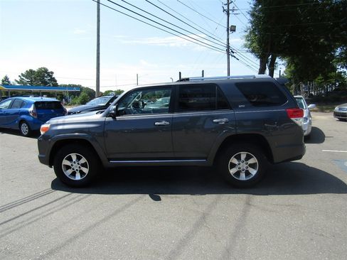 Used 2011 Toyota 4Runner SR5 w/ Premium Pkg w/Leather AWD/4WD image 4