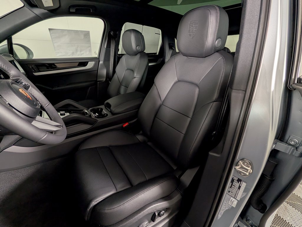 New 2026 Porsche Cayenne AWD/4WD image 5