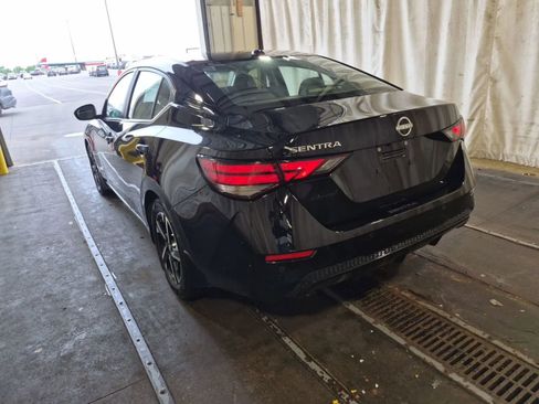Used 2025 Nissan Sentra SV FWD image 2