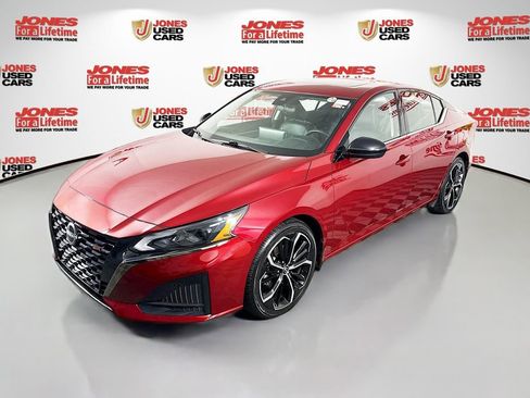 Certified 2023 Nissan Altima 2.5 SR w/ SR Premium Package FWD image 15