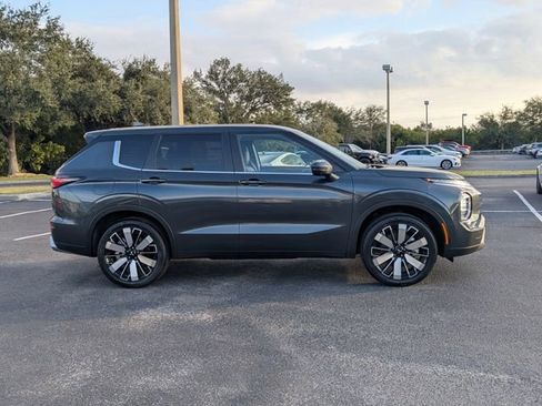 New 2025 Mitsubishi Outlander SE AWD/4WD image 5