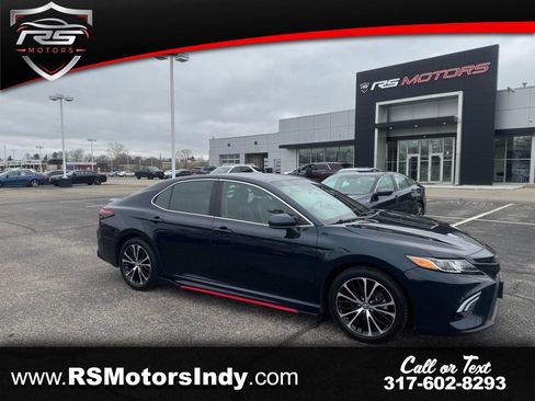 Used 2018 Toyota Camry SE FWD image 1
