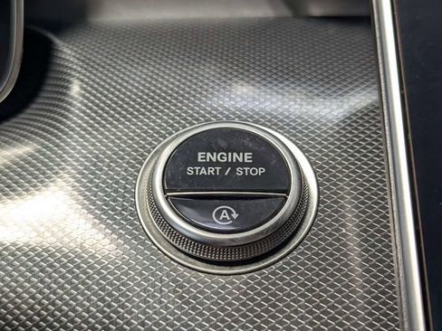 Used 2022 Mercedes-Benz C 300 Sedan image 21