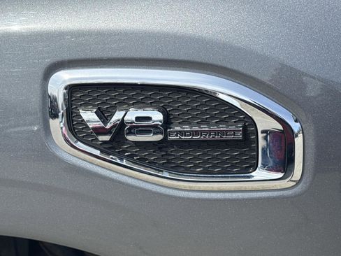 Used 2019 Nissan Titan SV w/ SV Convenience Package image 4