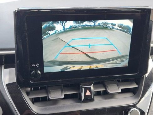 Used 2023 Toyota Corolla LE image 6