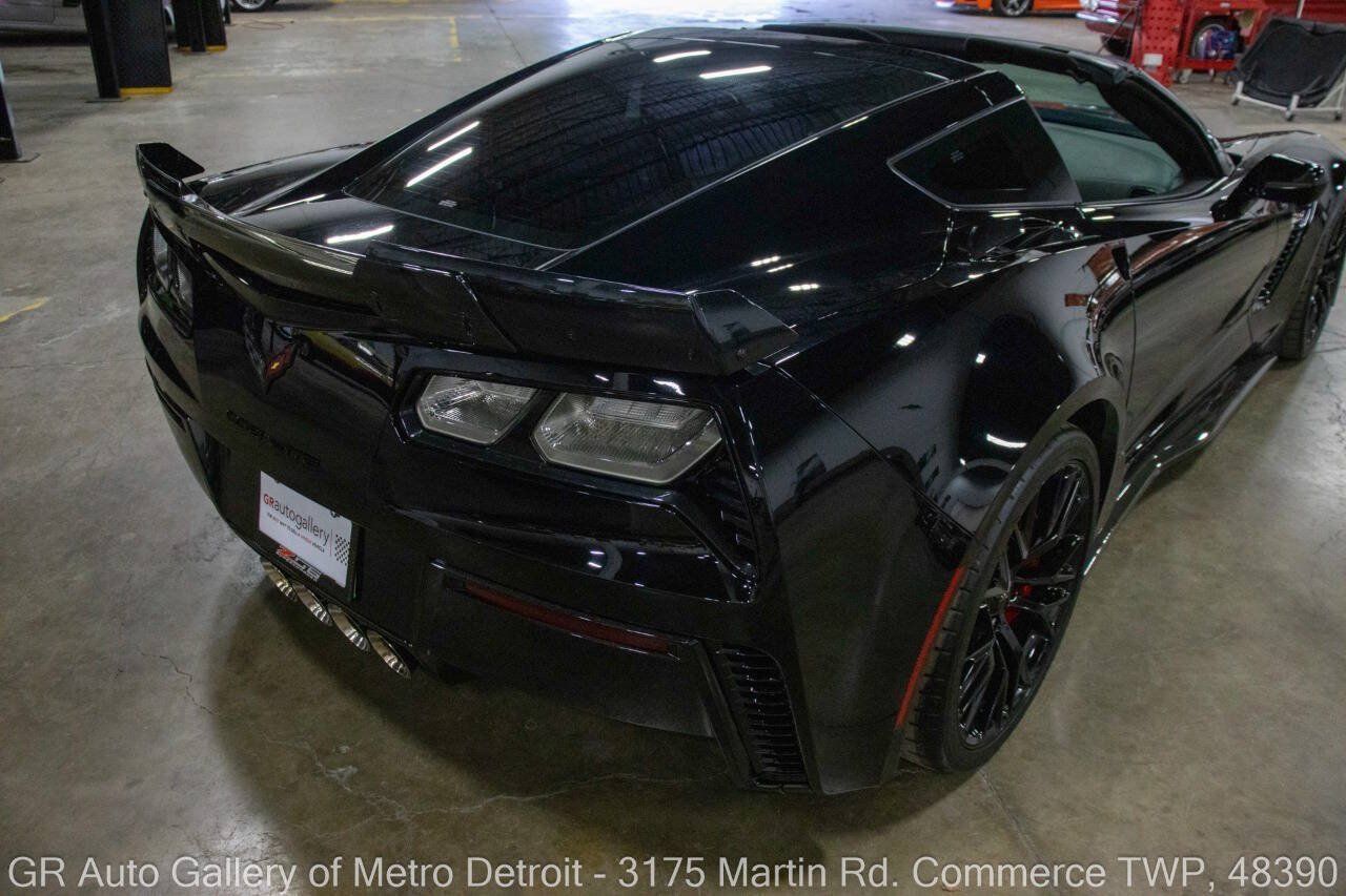 Used 2016 Chevrolet Corvette Z06 w/ 3LZ Preferred Equipment Group RWD image 16
