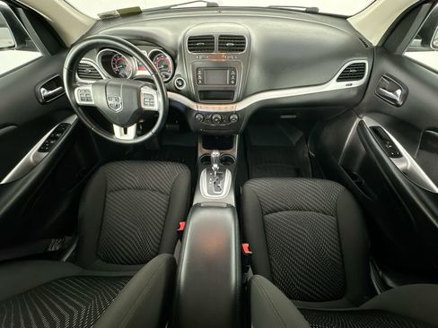 Used 2019 Dodge Journey SE w/ Connectivity Group FWD image 10