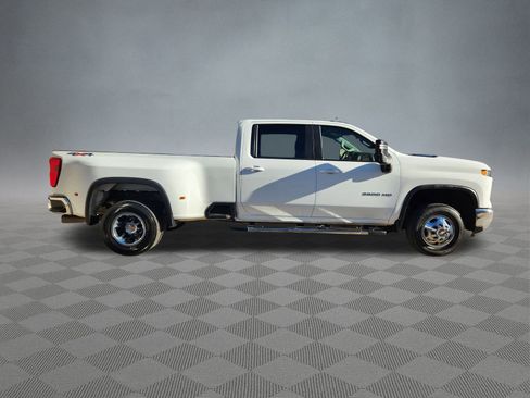 Used 2024 Chevrolet Silverado 3500 LT image 8
