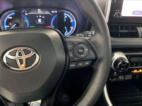 Used 2025 Toyota RAV4 XLE AWD/4WD image 23