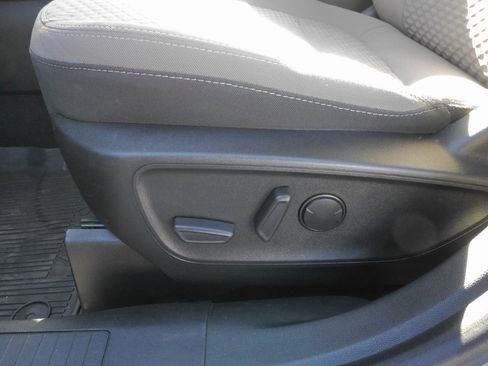 Used 2022 Ford Escape SE w/ Cold Weather Package image 21