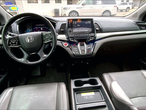 Used 2018 Honda Odyssey Elite image 16
