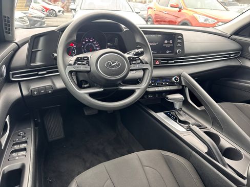 Used 2023 Hyundai Elantra SEL image 22