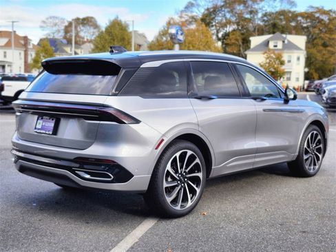 Used 2024 Lincoln Nautilus Black Label image 5