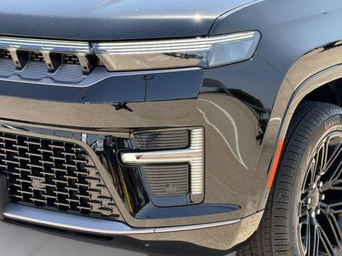 New 2026 Jeep Grand Wagoneer L Limited AWD/4WD image 12
