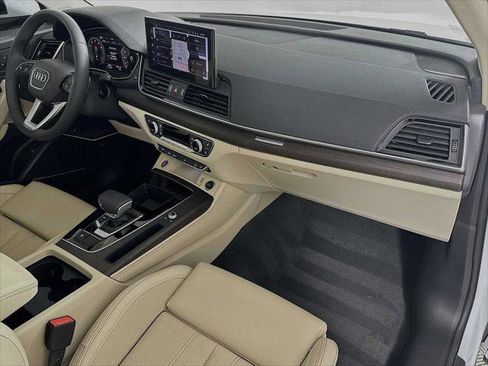 Certified 2025 Audi Q5 2.0T Premium Plus w/ Premium Plus Package image 28