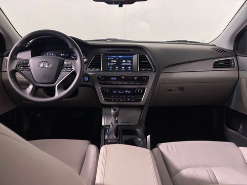 Used 2017 Hyundai Sonata SE FWD image 14