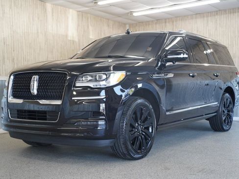 Used 2024 Lincoln Navigator L Reserve AWD/4WD image 4