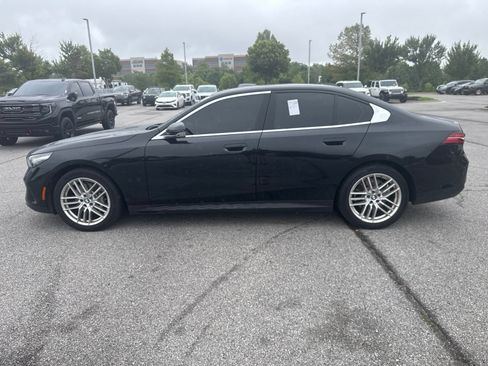 Used 2024 BMW 530i w/ Premium Package RWD image 8