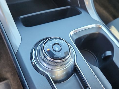 Used 2019 Ford Fusion SE image 28