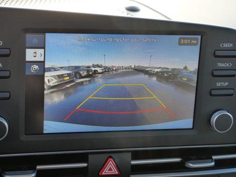 Certified 2025 Hyundai Elantra Sport image 35