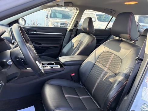 Used 2025 Nissan Altima 2.5 SR image 14