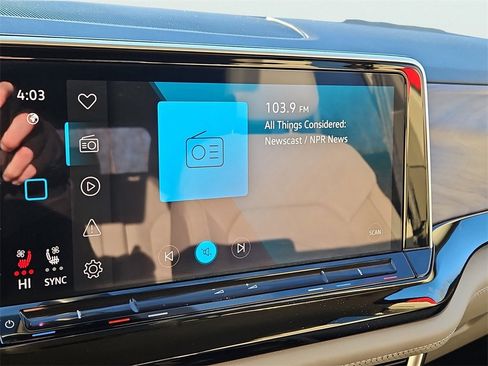 Certified 2025 Volkswagen Atlas SE image 29