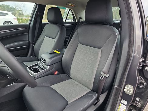 Used 2023 Chrysler 300 Touring RWD image 20