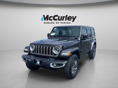 Used 2025 Jeep Wrangler Unlimited Sahara AWD/4WD image 9