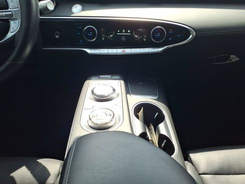 Used 2025 Genesis GV70 2.5T AWD/4WD image 18