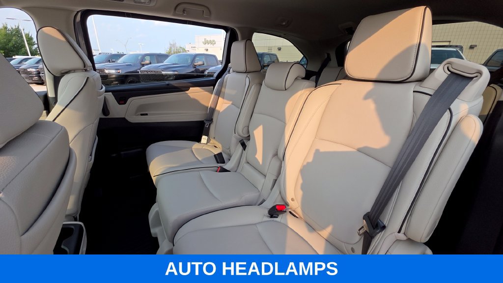 New 2026 Honda Odyssey Touring image 18