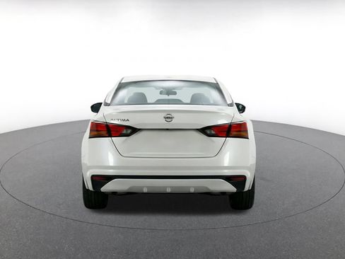 Used 2025 Nissan Altima 2.5 SV FWD image 8