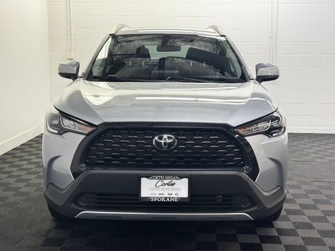 Used 2022 Toyota Corolla Cross LE w/ Moonroof Package AWD/4WD image 5