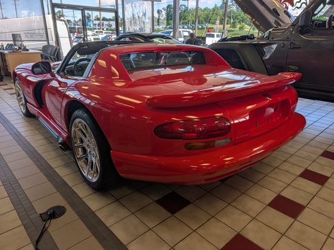 Used 1994 Dodge Viper RT/10 RWD image 2
