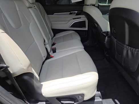 Used 2020 Kia Telluride S w/ S 8 Passenger Seating Package FWD image 18