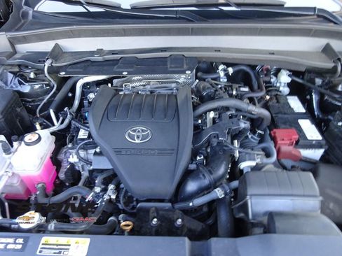 Used 2024 Toyota Grand Highlander FWD image 11