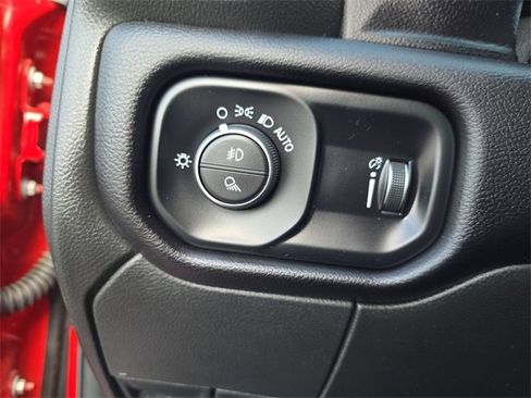 Used 2024 RAM 2500 Big Horn w/ Bed Utility Group image 27