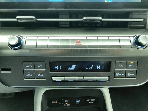 Used 2025 Hyundai Kona SEL image 18