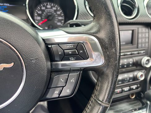 Used 2016 Ford Mustang Convertible RWD image 39