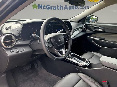 Used 2025 Chevrolet Trax ACTIV w/ Driver Confidence Package FWD image 19