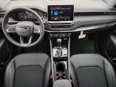 New 2026 Jeep Compass Latitude image 19