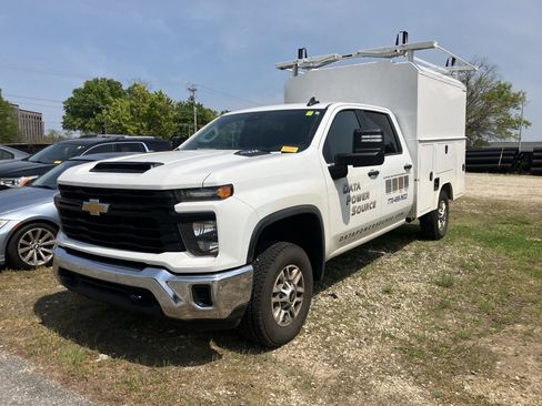 Used 2025 Chevrolet Silverado 2500 W/T w/ WT Convenience Package image 3