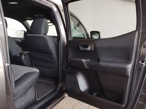 Used 2023 Toyota Tacoma TRD Sport AWD/4WD image 14
